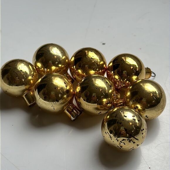 Vintage 8 small ball  gold glass Christmas tree ornaments - Picture 4 of 4